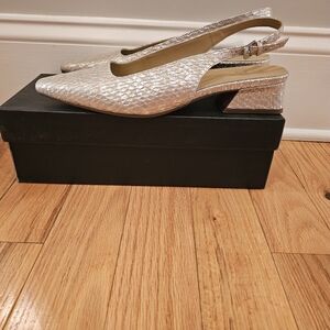 Naturalizer shoes, Size 10